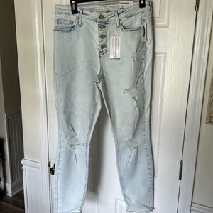 Women’s Old Navy rockstar jeans. Size 12. New with tags
